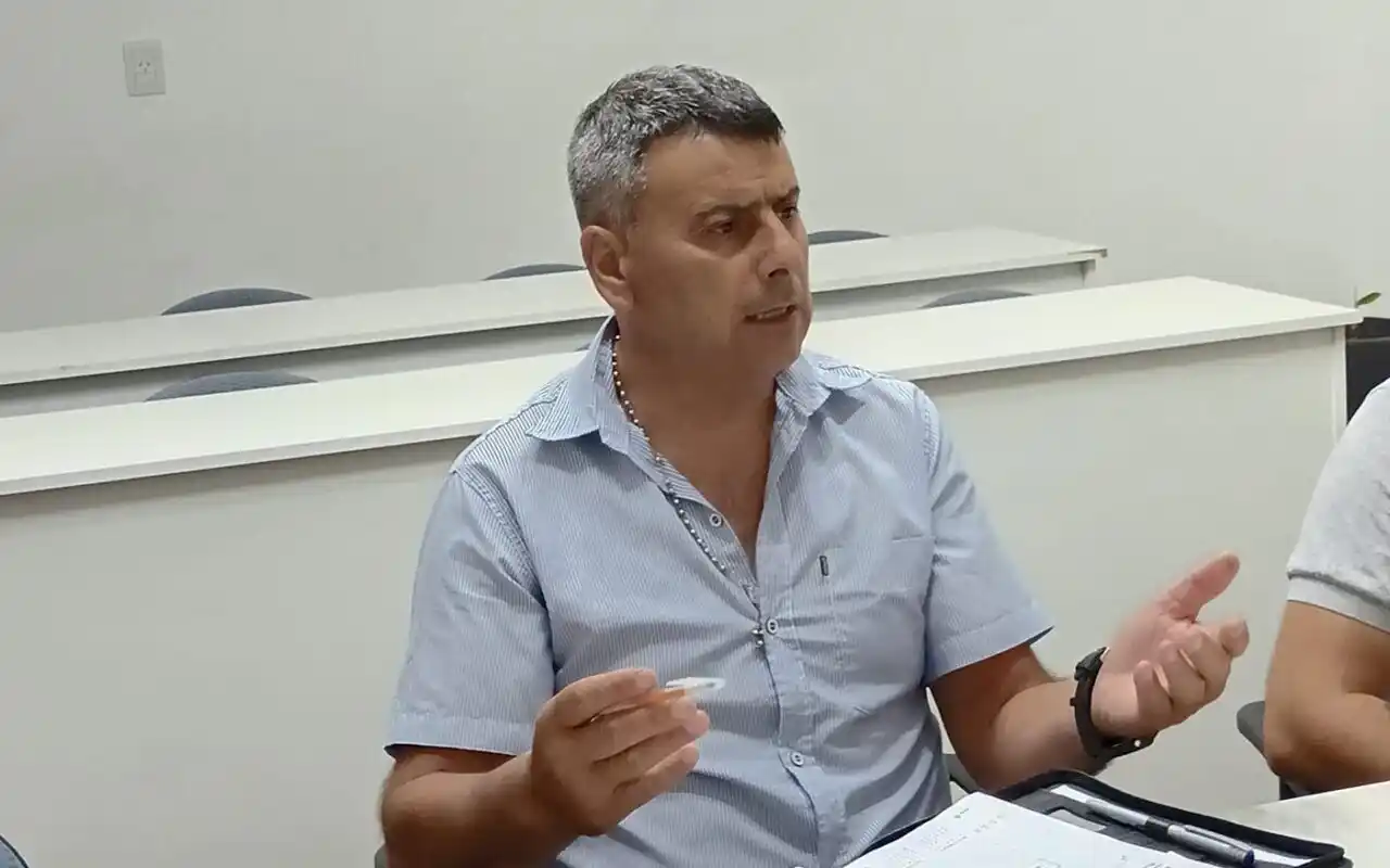 Paro de municipales: Arigoni responsabiliza al gobierno provincial y garantiza guardias mínimas en los servicios