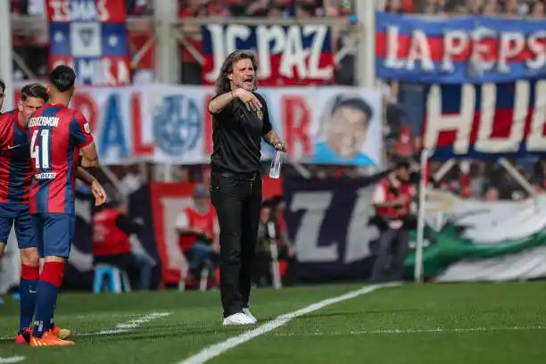 San Lorenzo y Vélez  se miden en el Bajo Flores
