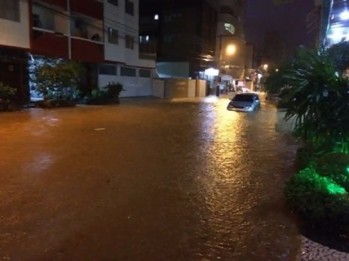 Florianópolis y Camboriú, en  emergencia por las lluvias