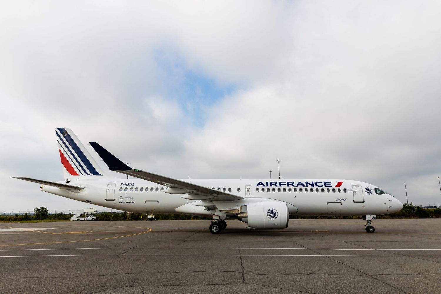 Análisis: Air France sale a darlo todo en vuelos de corta distancia con su nuevo Airbus A220