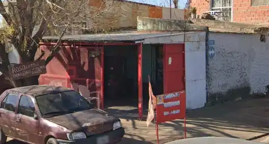 Villa Gobernador Gálvez: acribillaron a tiros a una mujer dentro de un almacén