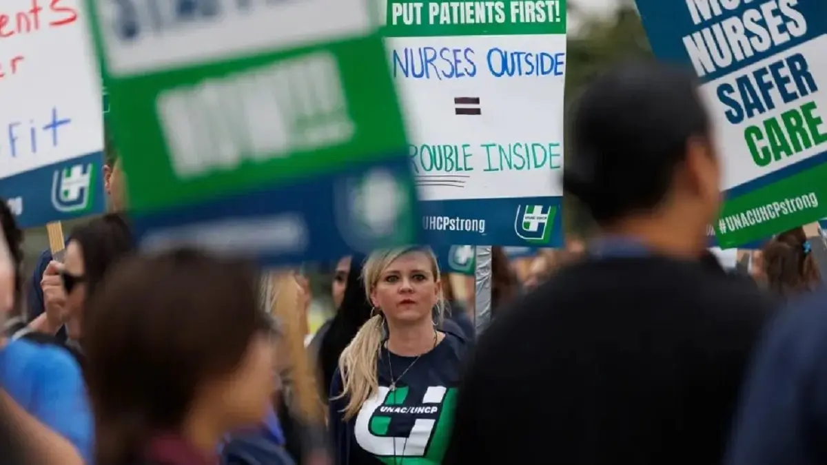 ALLÁ TAMBIÉN PASA: más de 75.000 trabajadores de la salud inician huelga de tres días en EE.UU.