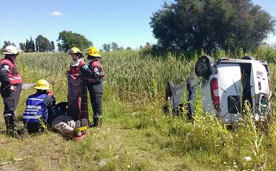Dos lesionados tras choque en el acceso a Urdinarrain