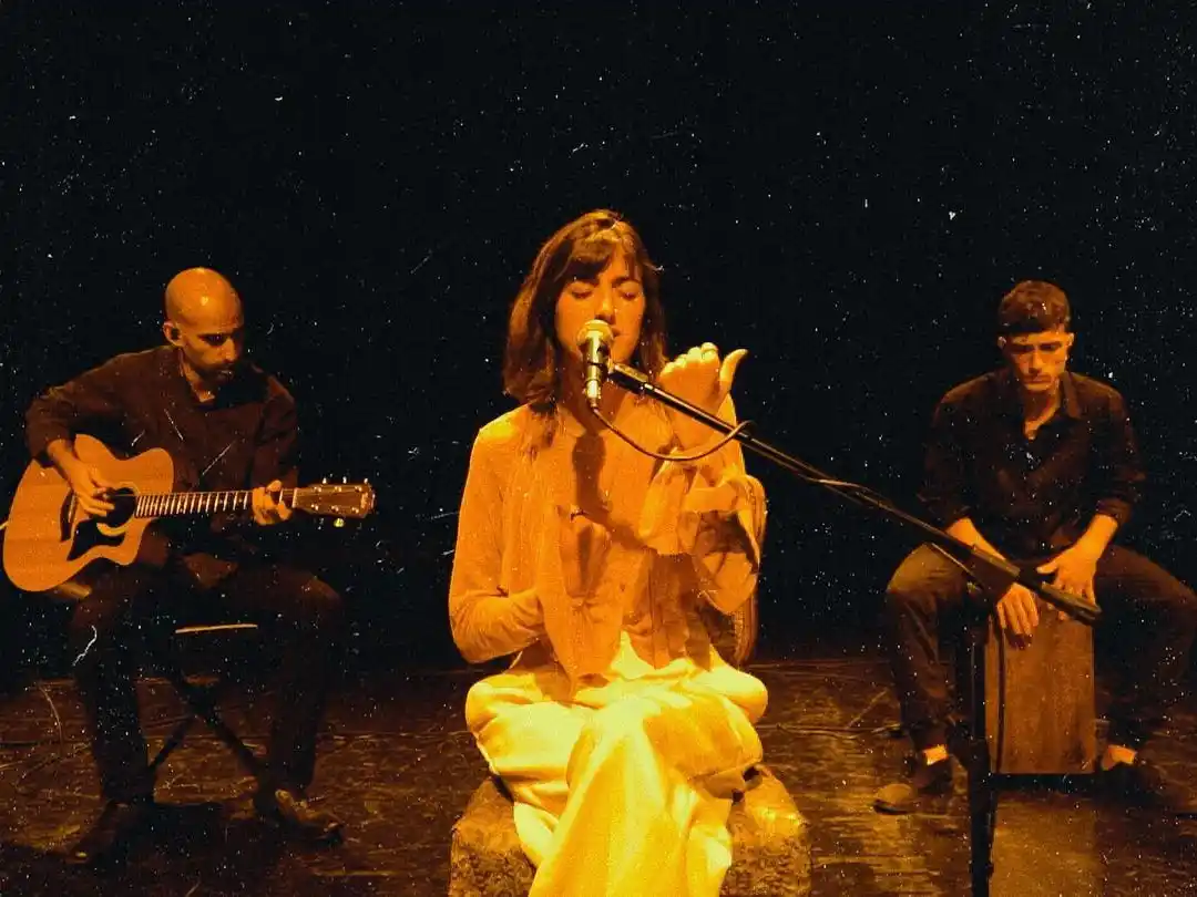 La joven tandilense se destaca en el género Folk Rock, una fusión del folklore y el rock