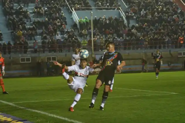 San Lorenzo venció a Arsenal en Sarandí y es puntero de la Superliga

