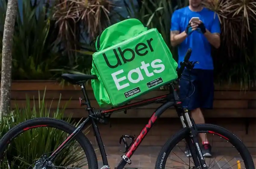 La aplicación de delivery Uber Eats dejará de operar en Argentina