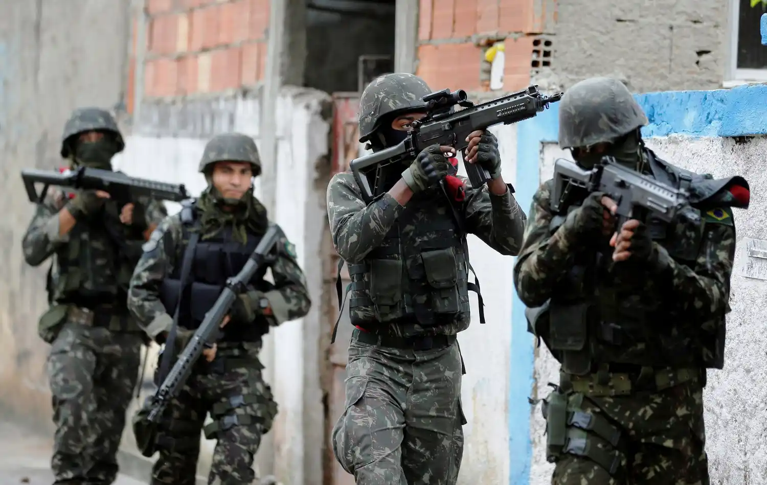 Aumenta la presencia militar en Río de Janeiro