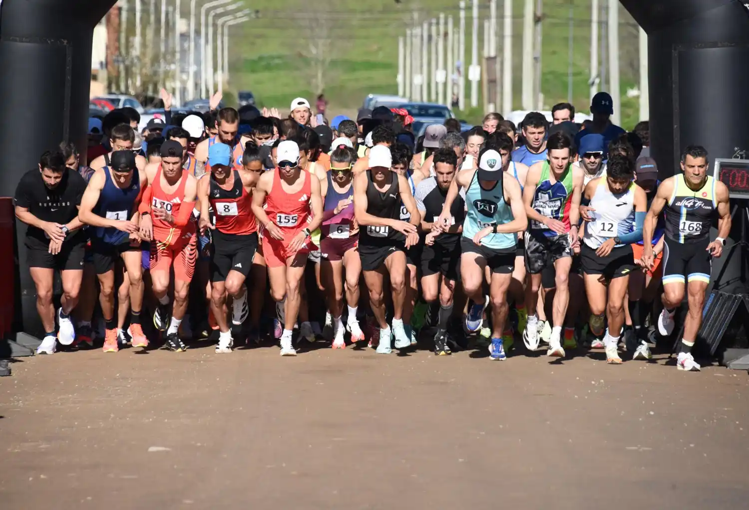 Correcaminata de Reinventar: casi 300 atletas por el sueño de la cancha de césped sintético