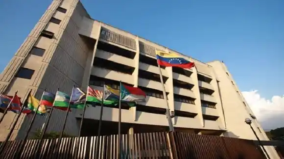 TSJ DE MADURO considera «legal» usar divisas para la firma de contratos