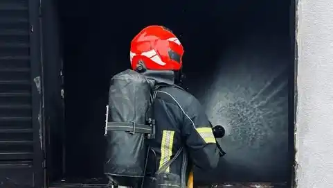 Incendio afectó una habitación de una casa en barrio Buochard