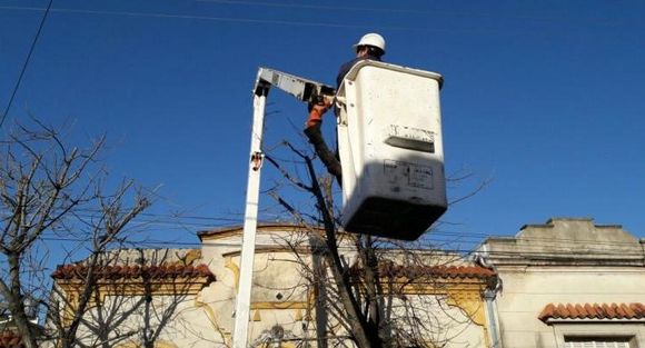 Cortes de luz: Coopser alerta por los picos de consumo y la llegada de tormentas