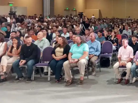 En una emotiva ceremonia se entregaron los Premios San Antonio de Padua