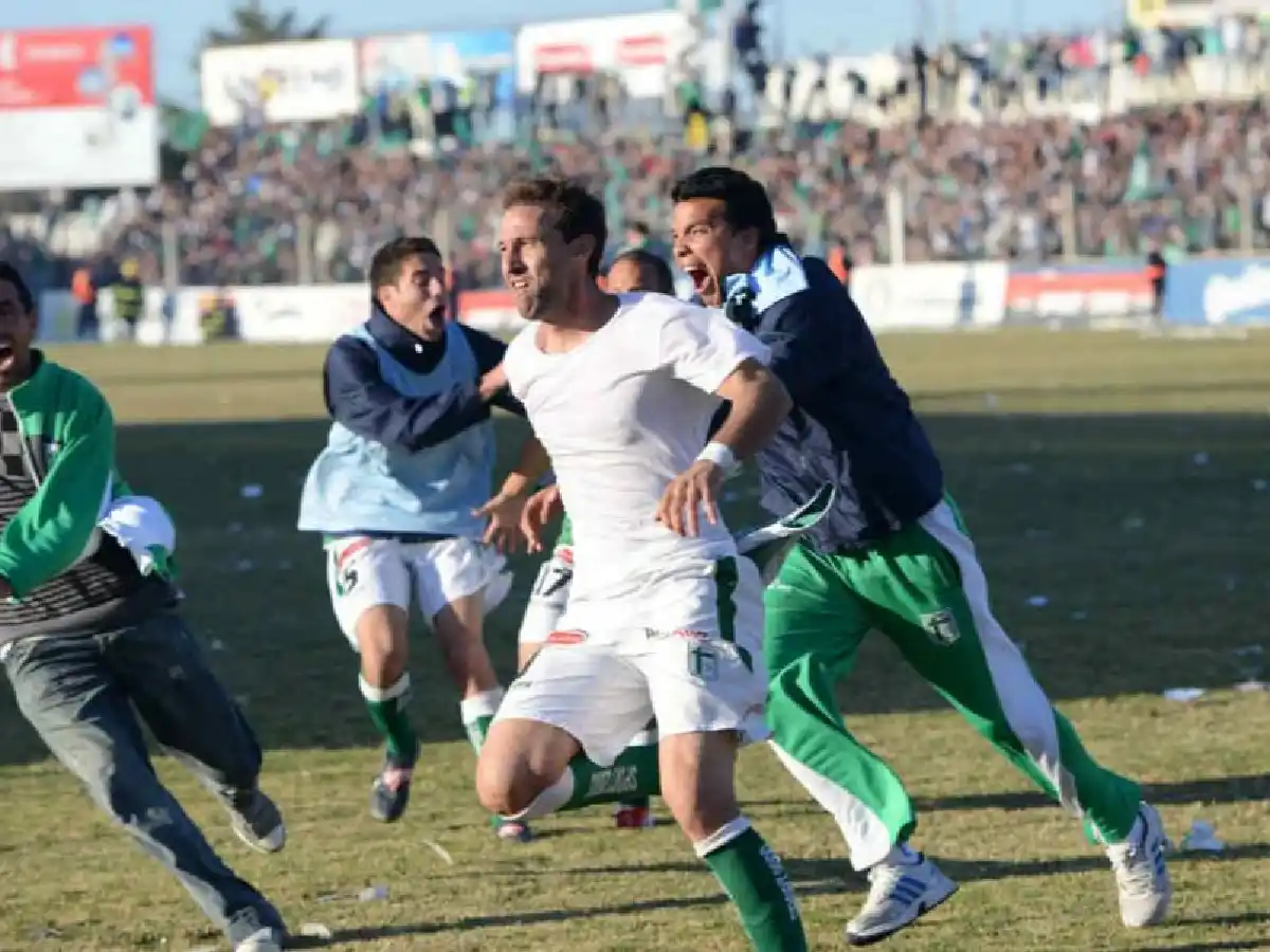 Más de 300 partidos jugados a nivel nacional