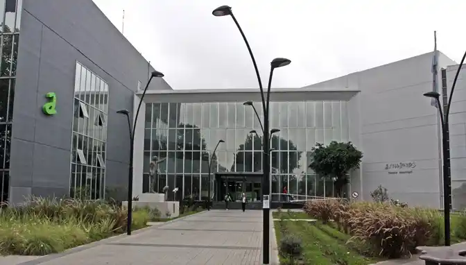 Ferraresi anunció aumento salarial del 44% para municipales