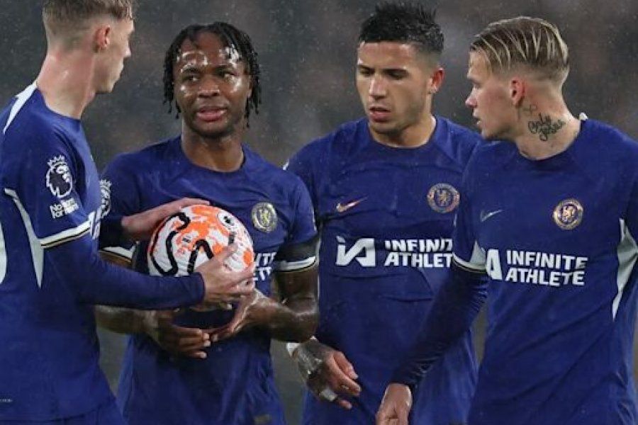 Enzo Fernández retomó los entrenamientos con Chelsea: pedido de disculpas y miradas de reojo