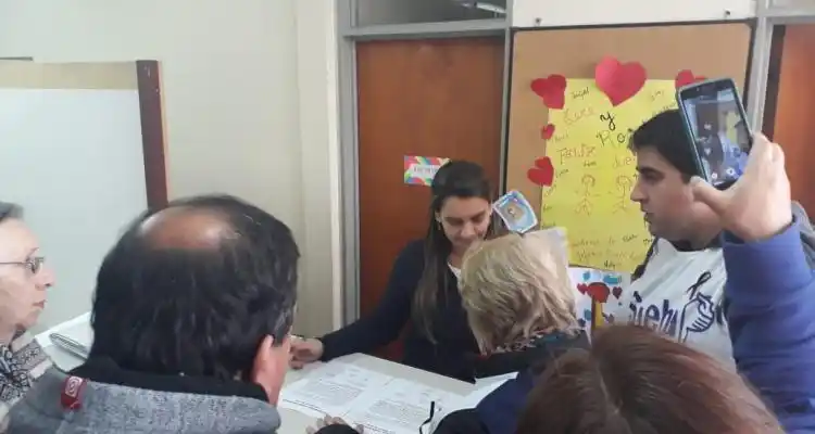 Docentes rechazaron oferta salarial y anunciaron paro de 72 horas para la semana que viene