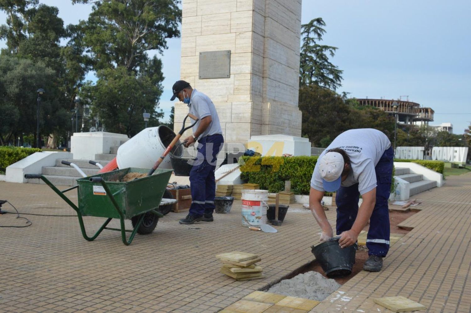 Avanzan las mejoras en plaza San Martín