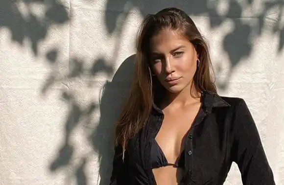 Nicole Poturalski envía mensaje a Brad Pitt con sexy foto (+Foto)