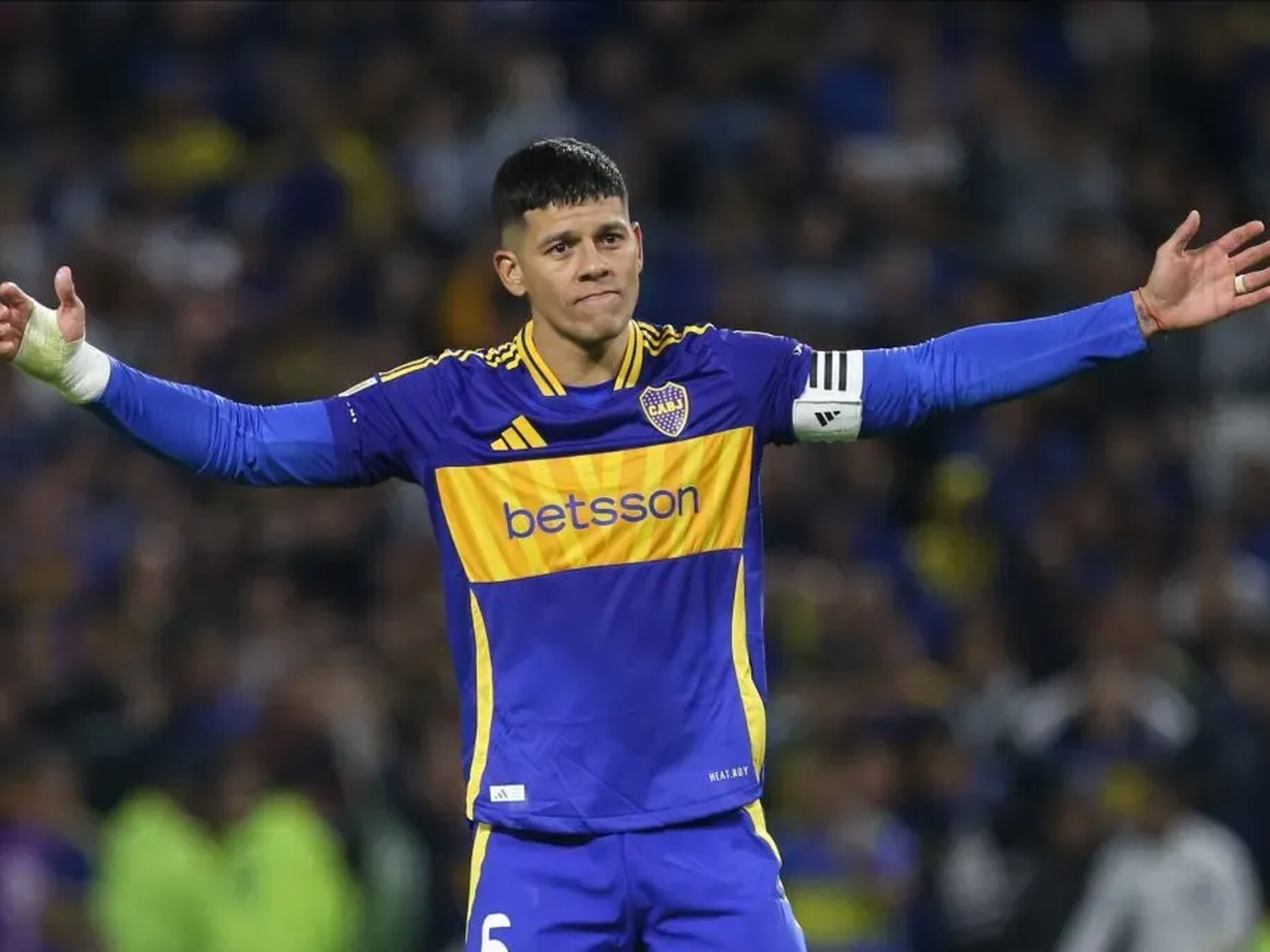 Rojo vuelve al banco ante Benfica y crecen las dudas sobre su futuro en Boca