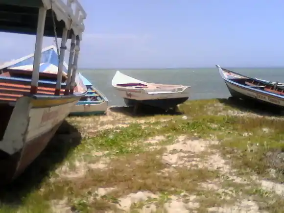 Pescadores atrapados entre la crisis y el miedo a los ataques de EE.UU.