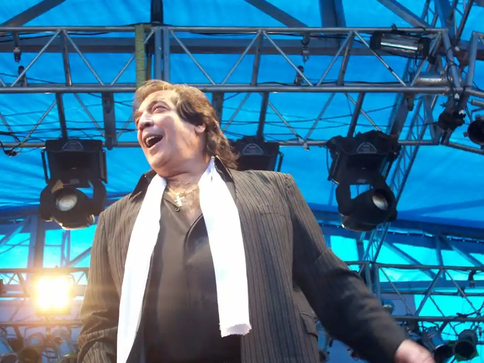 A los 77 años murió Cacho Castaña: El popular artista que se consideraba "un hijo de Vicente López"