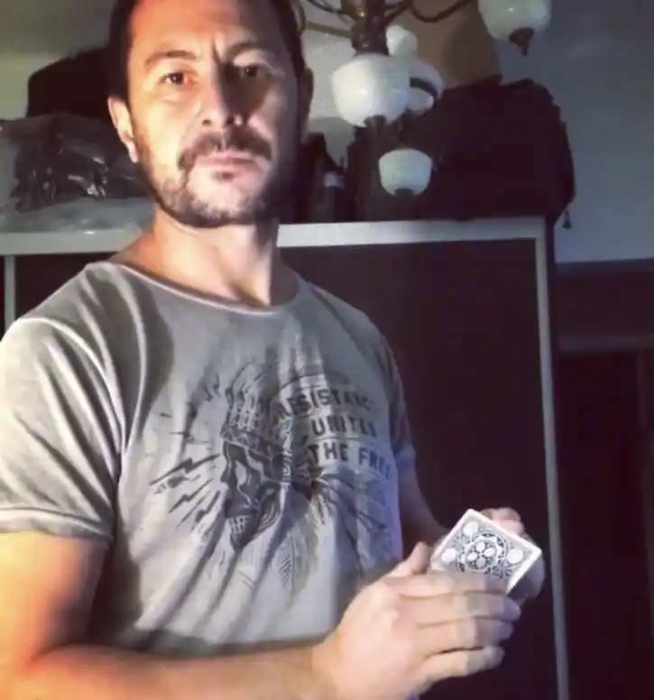 El Mago Ariel fue muy crítico con Emanuel por revelar los trucos