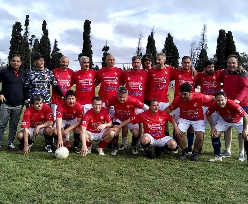 Torneo Senior: Mitre le sacó el invicto a Independencia y lo alcanzó en la cima