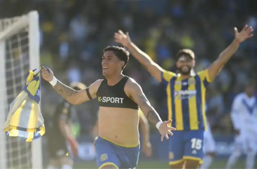 De cabeza a octavos: Central lo remontó sobre la hora y venció 2-1 a Vélez