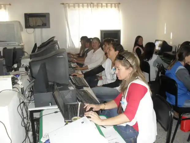 Dictan cursos gratuitos de Informática Básica 