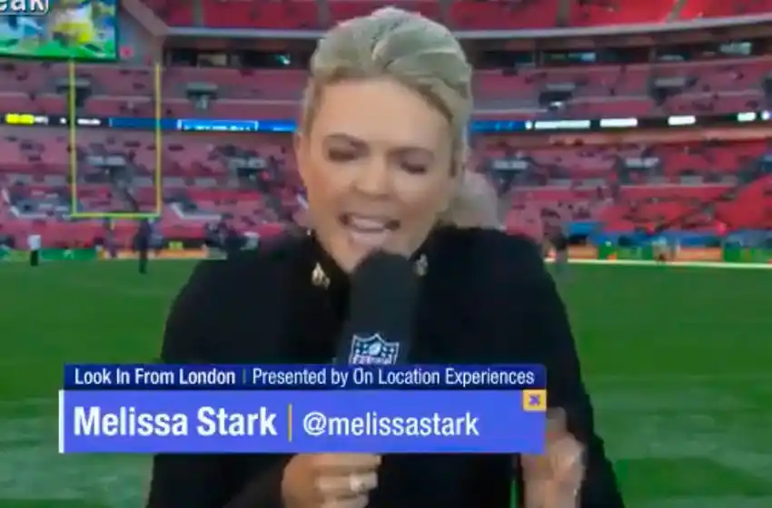 Video: una pelota de fútbol americano golpea a una periodista mientras estaba al aire