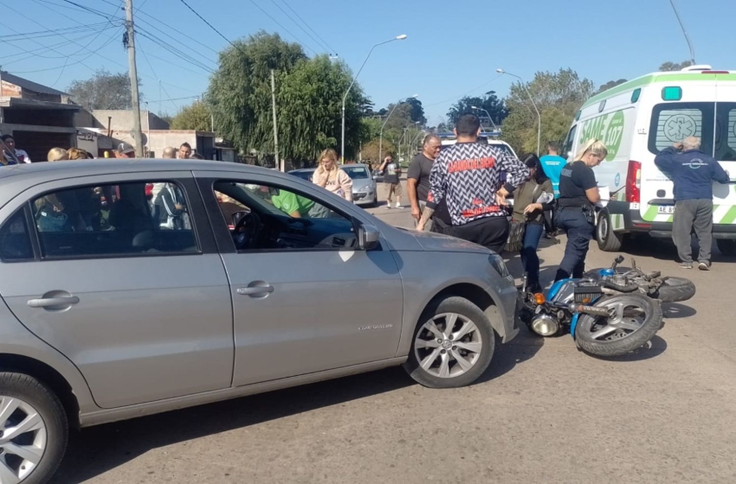 Otro choque en Mario Bravo: un motociclista hospitalizado