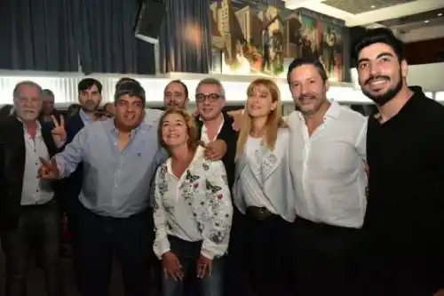 Intendentes del peronismo se mostraron juntos y pidieron «renovación»