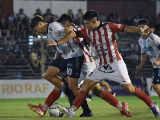 El León y la Crema igualaron 0 a 0 en el "Soltermam".Foto:PRENSA AR