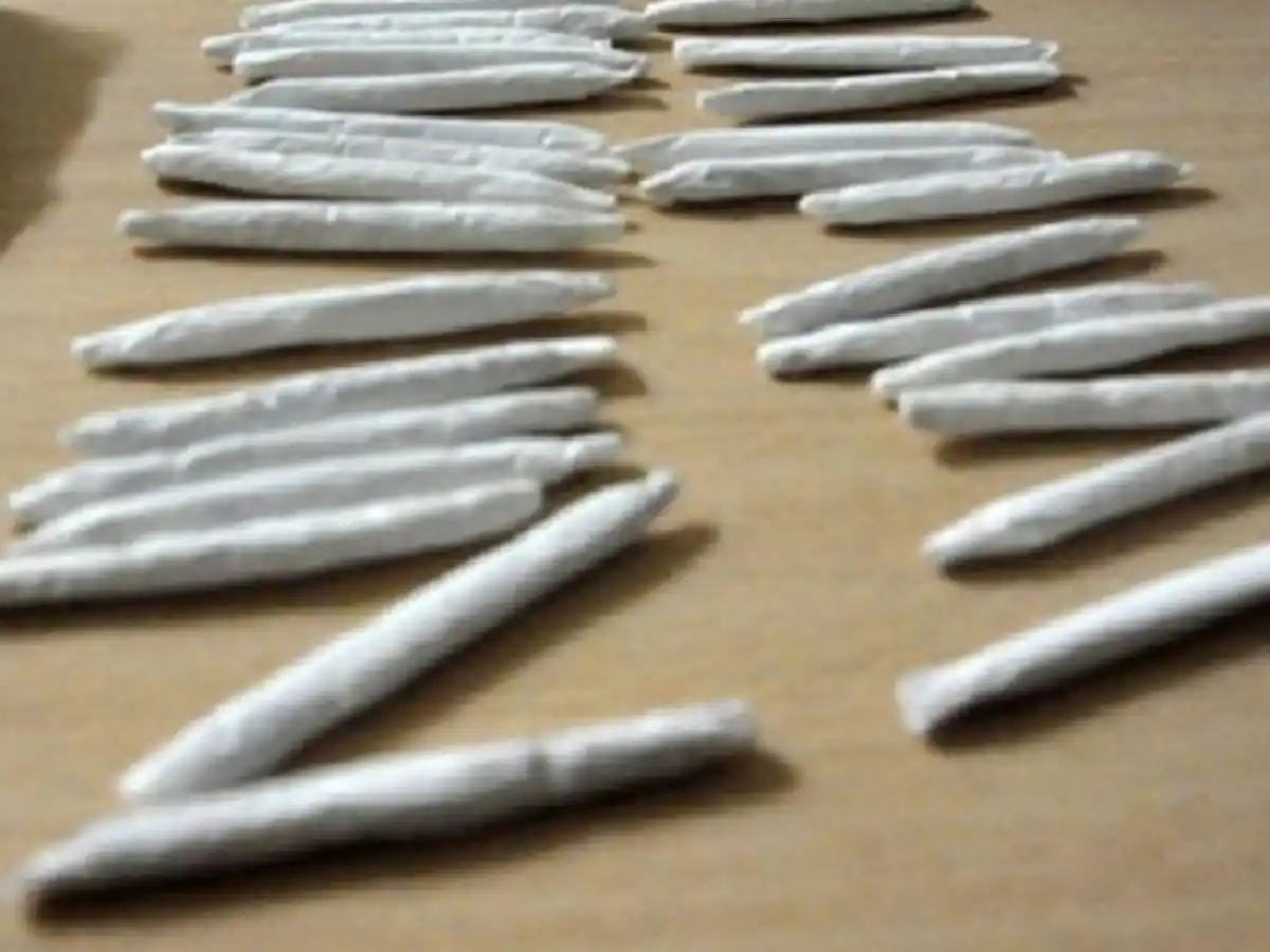 Investigan si docente vendía "porros" a chicos de un colegio