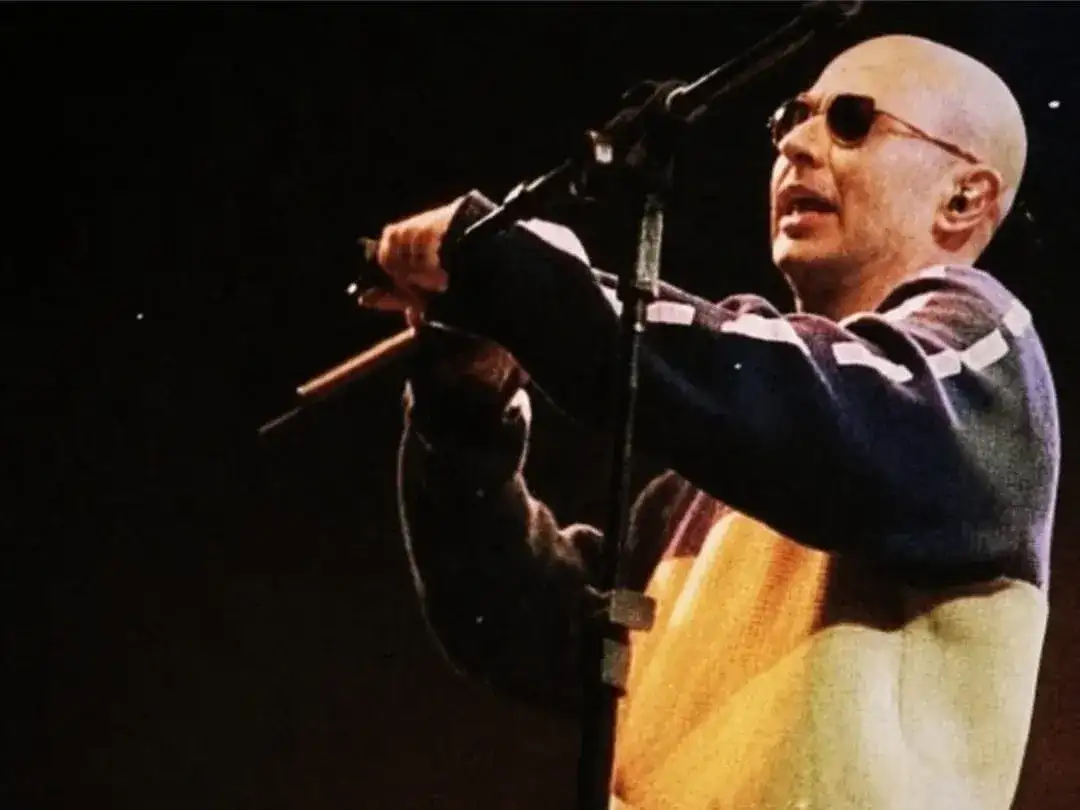 Carlos "Indio" Solari en el Patinódromo de Mar del Plata el 20 de junio 1999.