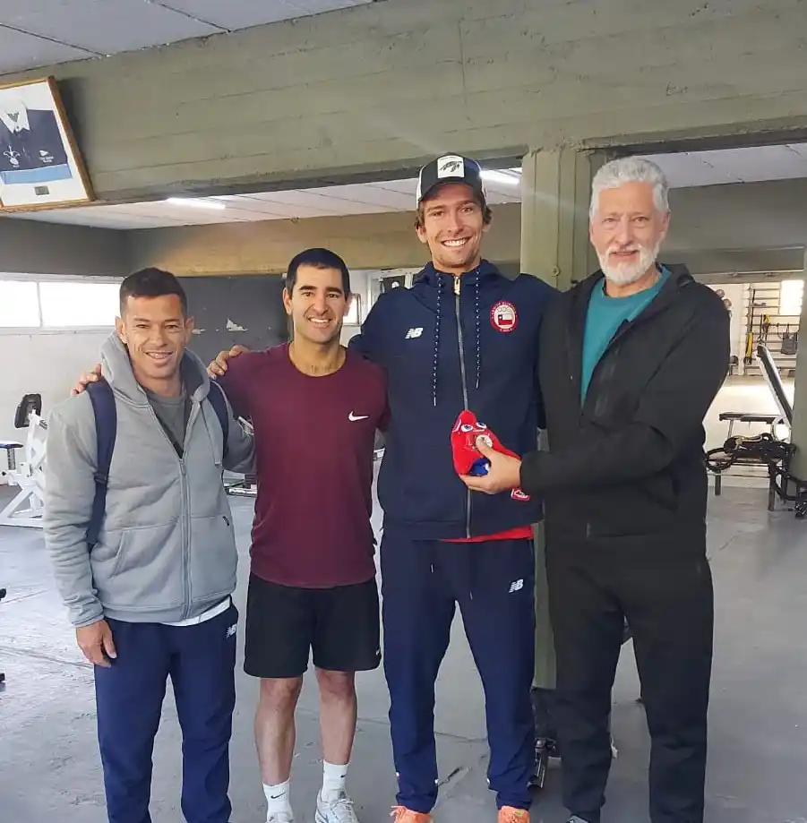 Clemente Seguel fue recibido por dirigentes del Club Náutico.