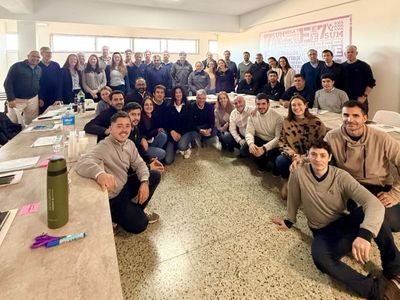 Venado apuesta a mandos medios para la formación de líderes locales