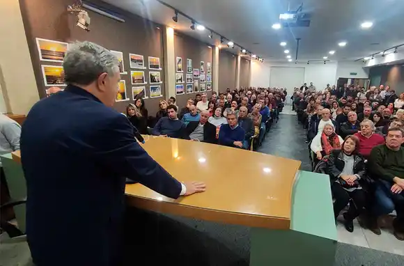 Duhalde reunió a todos y llamó a la unidad