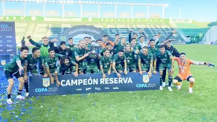 Sarmiento dio el golpe ante  Boca y se consagró campeón por primera vez en su historia