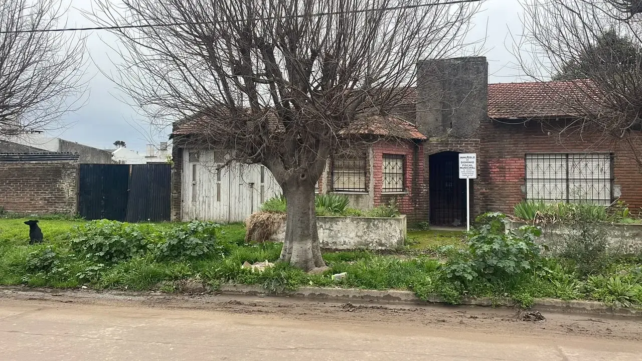 Encontraron dentro de una casa robando a una mujer que tenía pedido de captura por robo con armas