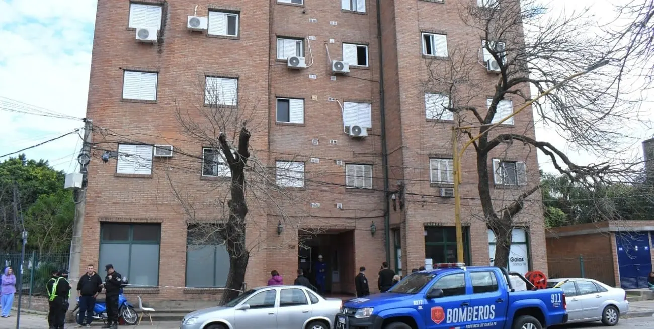 La fiscalía en turno ya ordenó autopsias, peritajes técnicos y el análisis del sistema de ventilación del edificio. Crédito: Guillermo Di Salvatore.