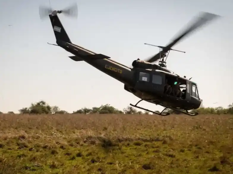 Un helicóptero de la policía rescató a los 37 menores y a los docentes que se encontraban varados en la ruta