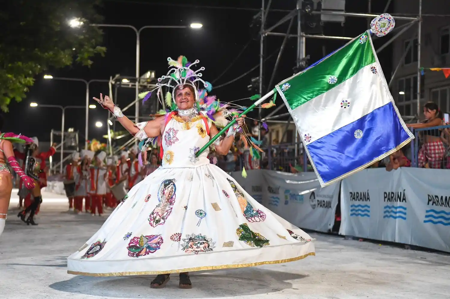 Paranaenses vivieron la primera noche de los carnavales oficiales 2024