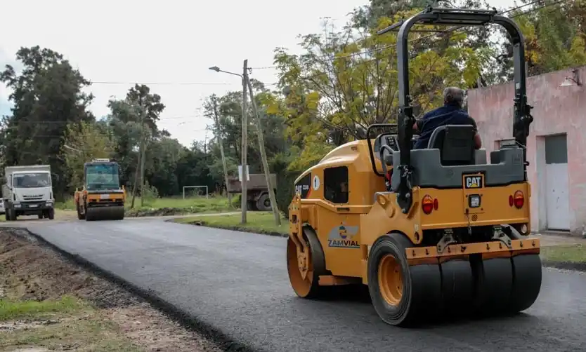 Avanza el plan de nuevos asfaltos en las localidades de Pilar