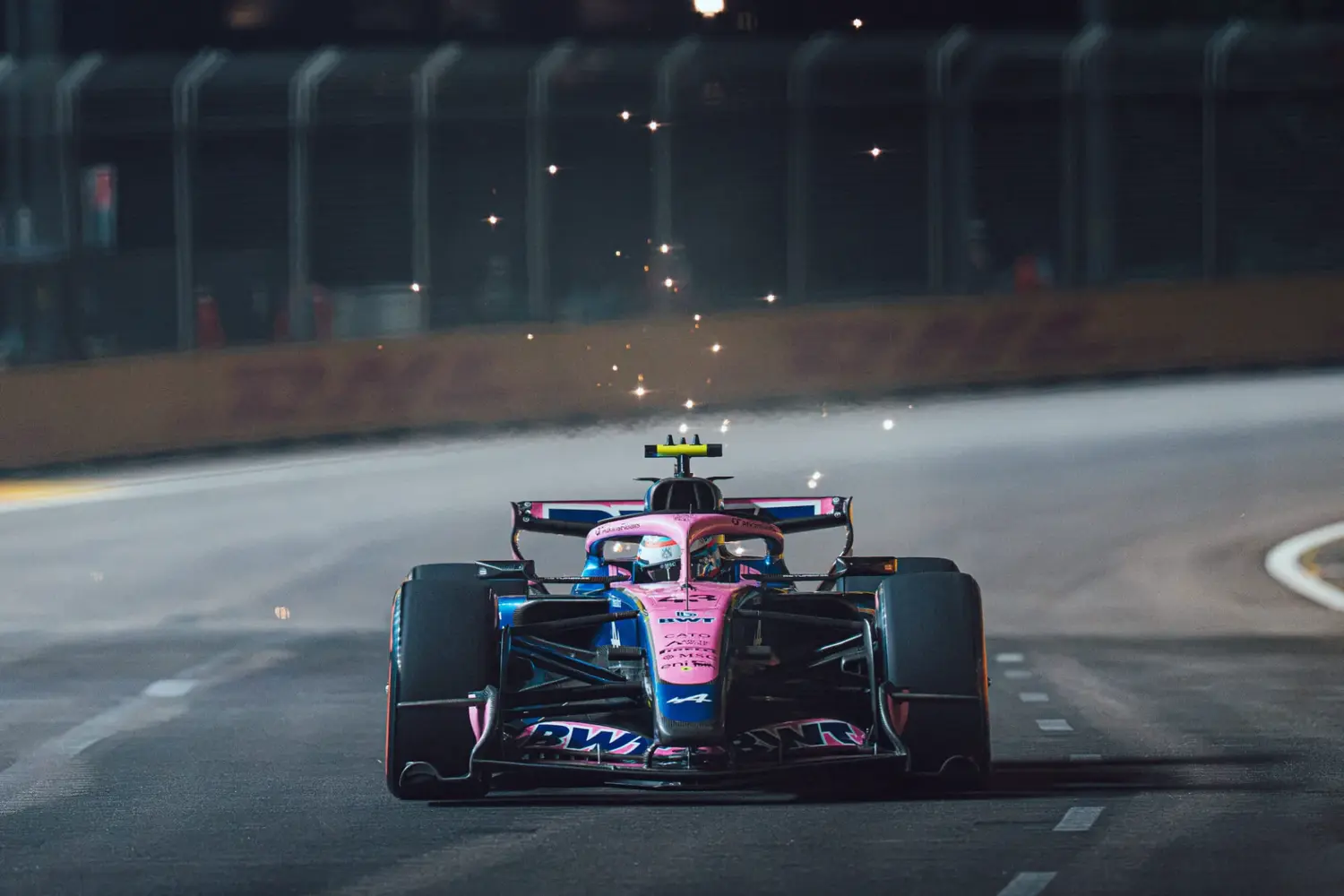 Franco Colapinto abandonó en el Gran Premio de Singapur y Max Verstappen se quedó con la victoria