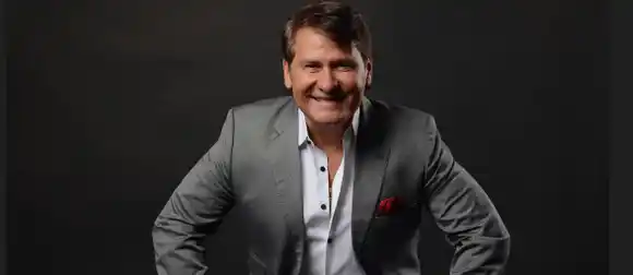 Roberto Antonio evoluciona con su merengue