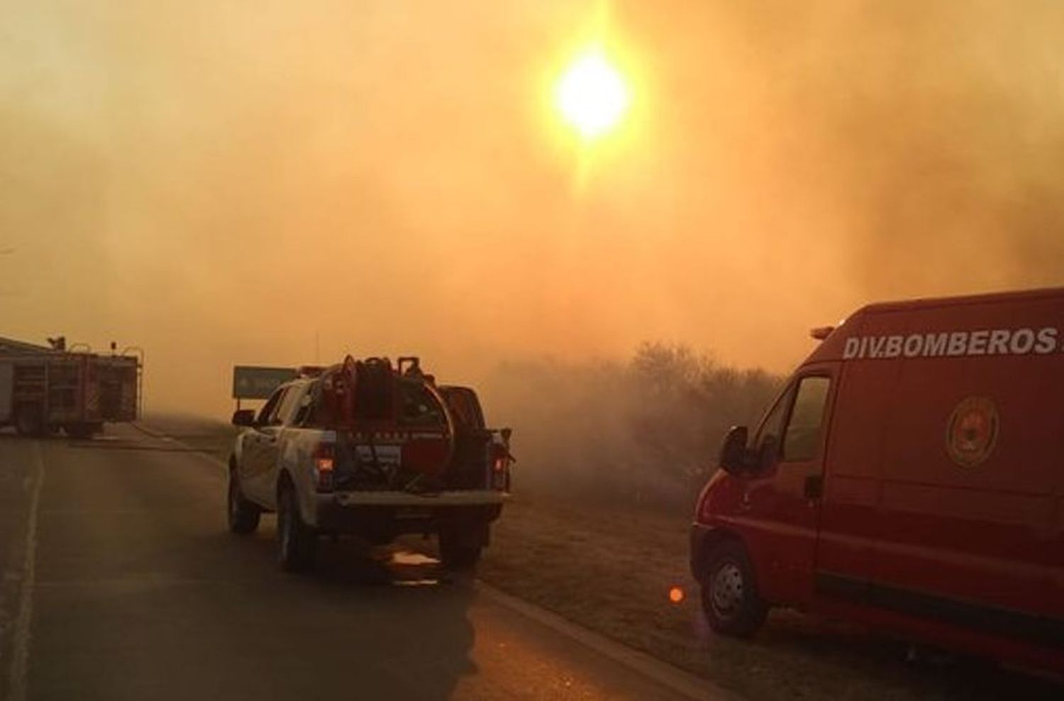 Fuego incesante en las islas: cerraron el Túnel Subfluvial y peligró la vida de isleños