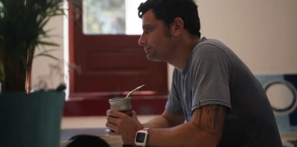 Es docente, asumió como Intendente y convenció a 120 funcionarios de renunciar a su salario: "De alguna forma había que pagar aguinaldos"