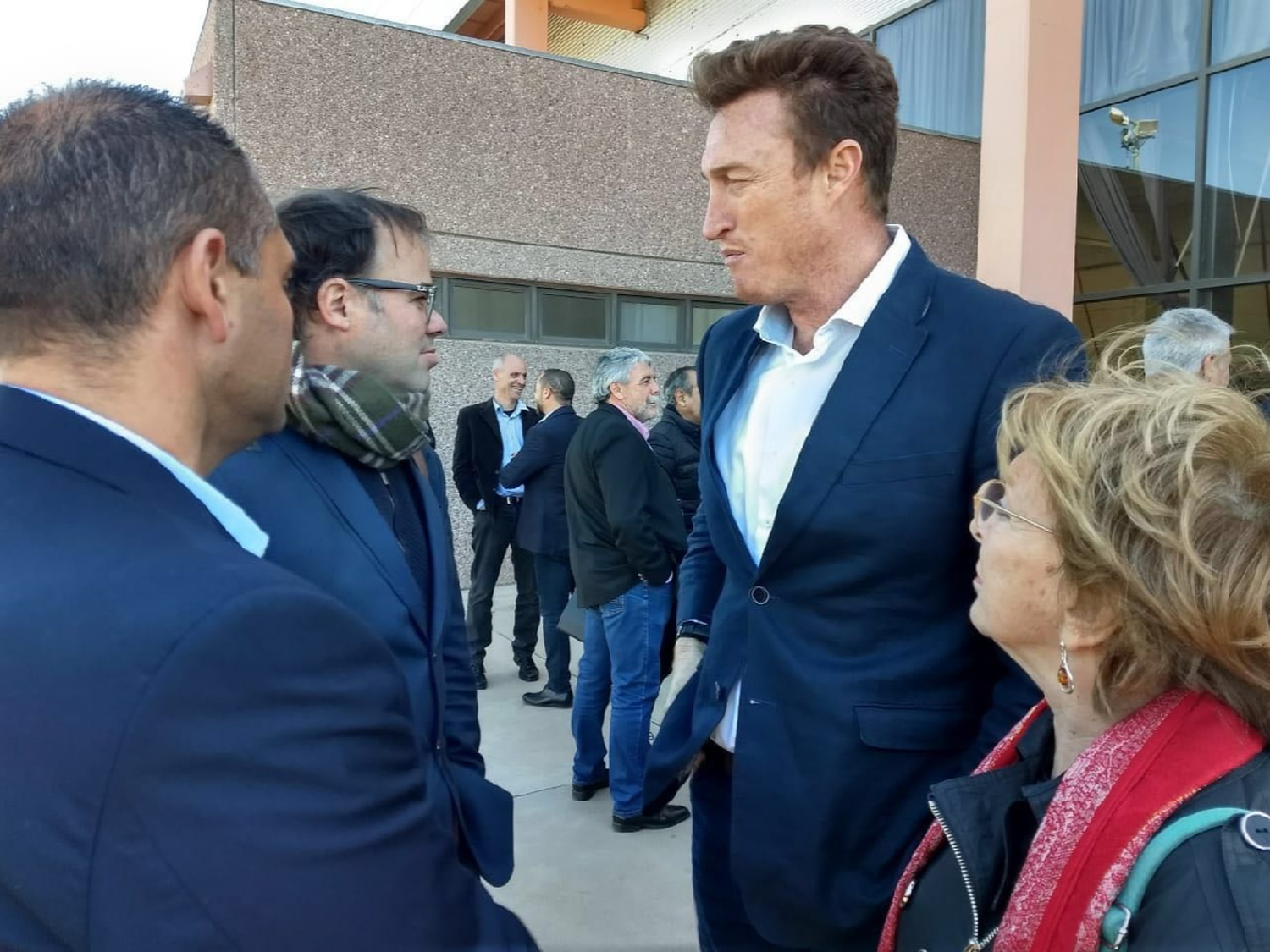 García Aresca presentó el proyecto para cerrar la pileta integradora