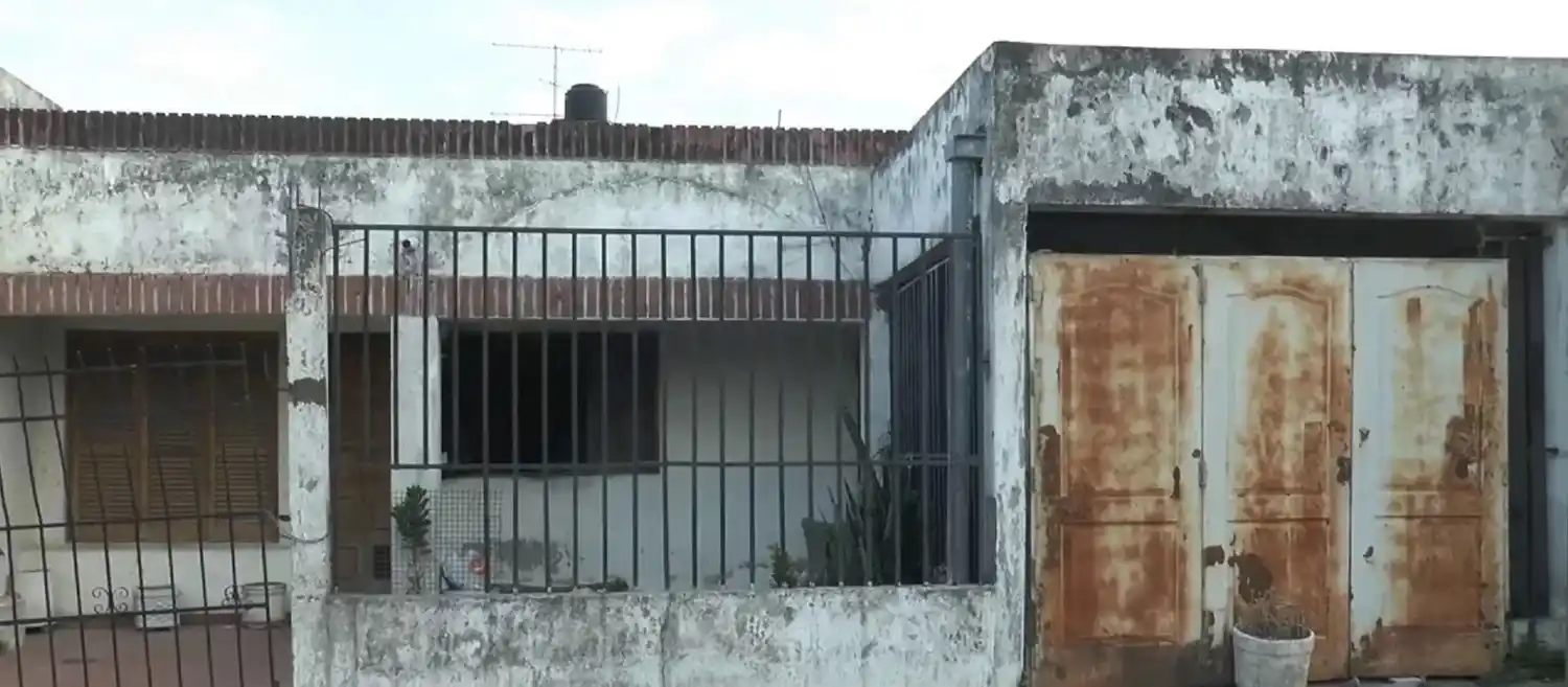 Murió por la ola de calor y descubrieron que vivía con el cadáver de su madre